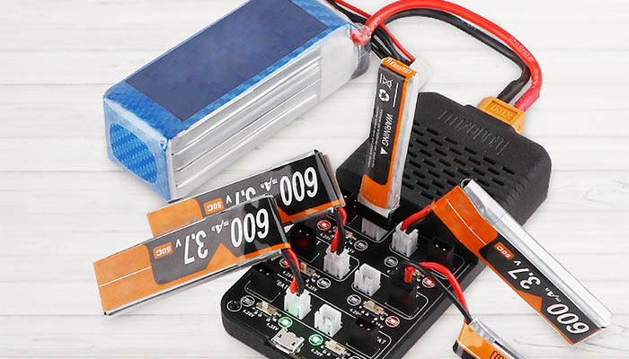 如何在约 20-30 分钟内安全快速地将锂 (LI-ion) 电池从 20% 的电量充电至 70%封面图