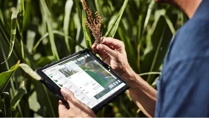 GNSS全球导航技术高精度定位定向模组M20在农业AI技术中的应用封面图